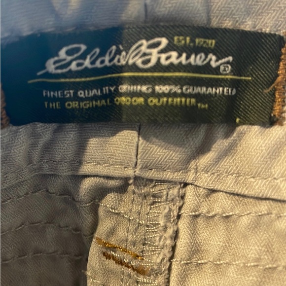 Eddie Bauer Gray Cargo Straight Leg Capri Pants Women’s 6 Pockets - Picture 6 of 8